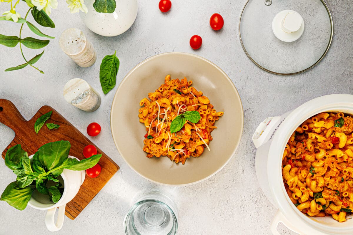 one-pot-beefy-tomato-pasta_arc-763c-3